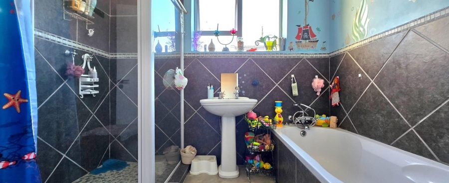 4 Bedroom Property for Sale in Franskraal Western Cape
